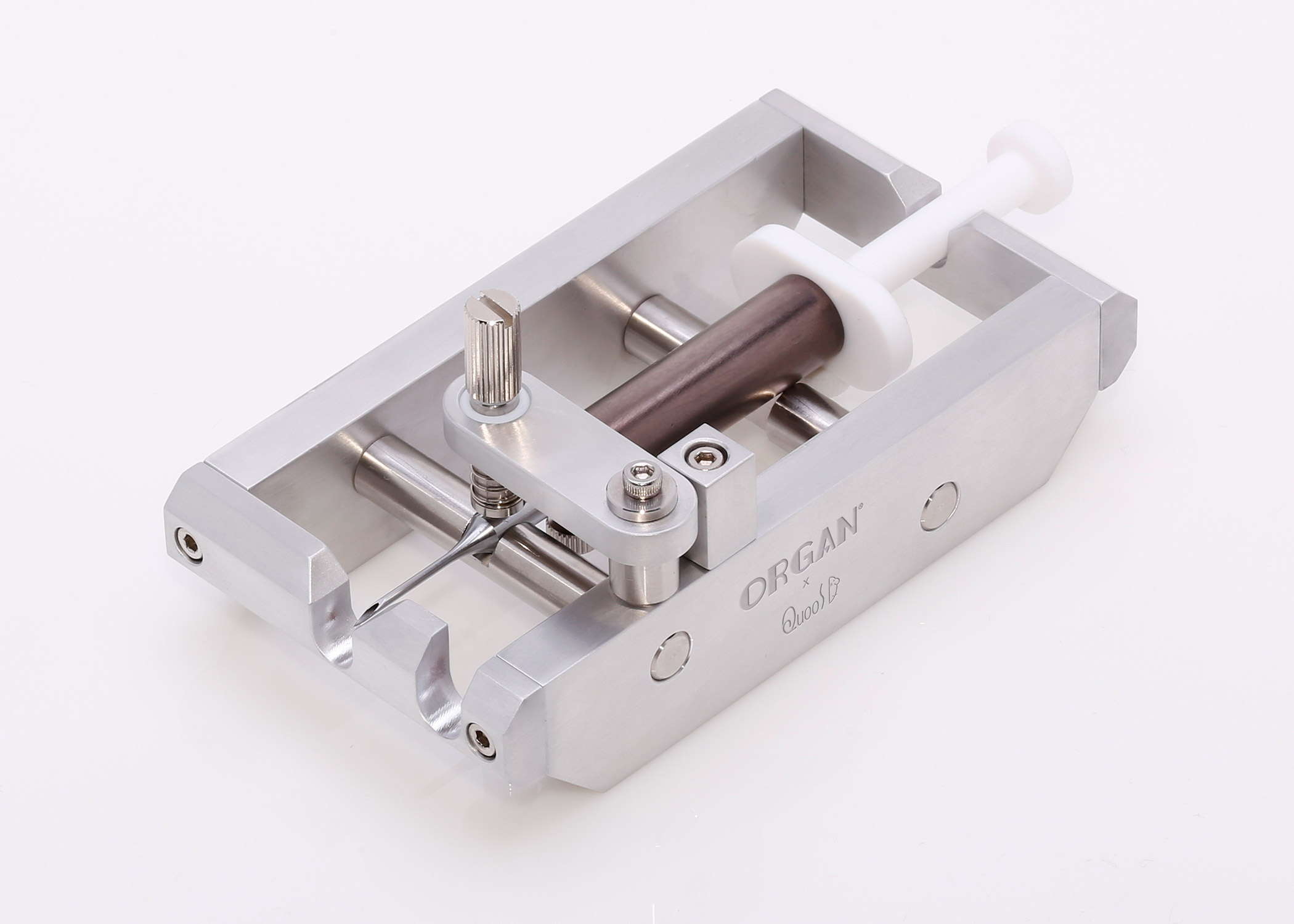 B01-LeftSlant-Alumin